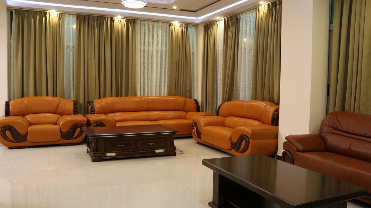 Solyana Hotel Bahir Dar Bagian luar foto